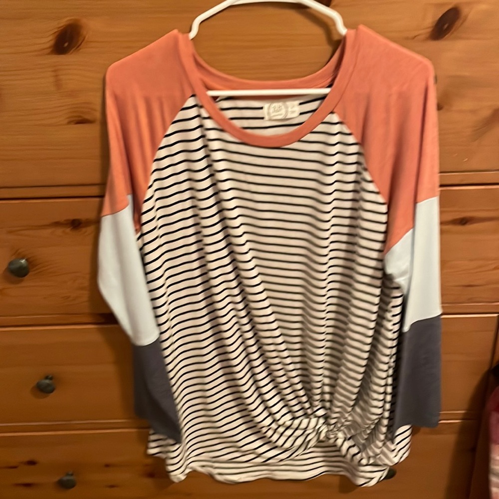 Maurice’s knot long sleeve shirt NWOT